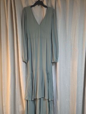 Lulu's Sage Green Long Sleeve V-Neck Maxi Dress